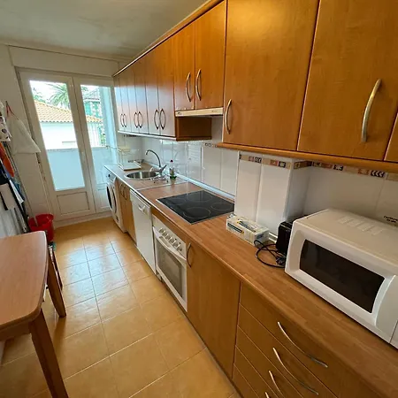 Lejlighed Garaje Y Piscina Comunitaria!