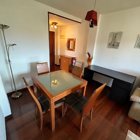 Garaje Y Piscina Comunitaria!