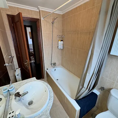 Garaje Y Piscina Comunitaria!