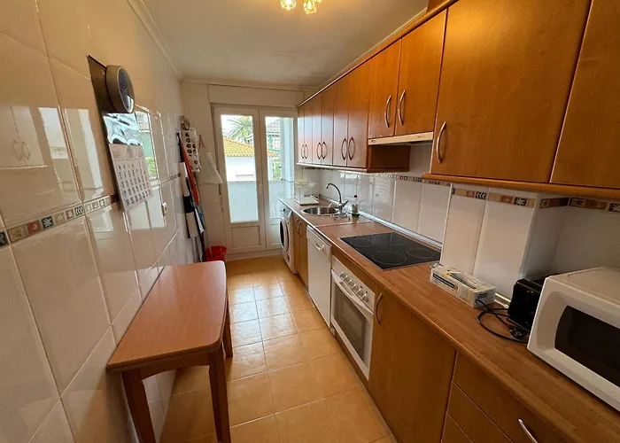 Garaje Y Piscina Comunitaria! Apartment