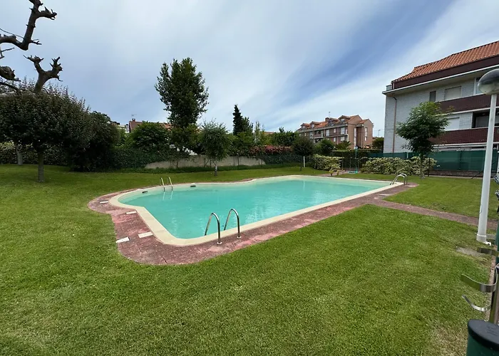 Garaje Y Piscina Comunitaria! * Suances