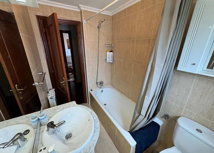 Garaje Y Piscina Comunitaria!